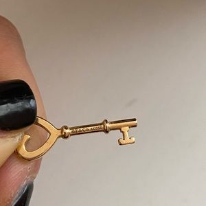 Reposting! Tiffany heart shape key necklace